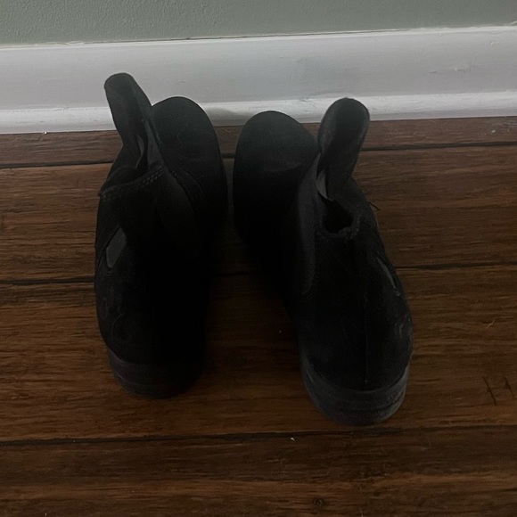 Born Boots (8.5) Ankle Length - Picture 3 of 6